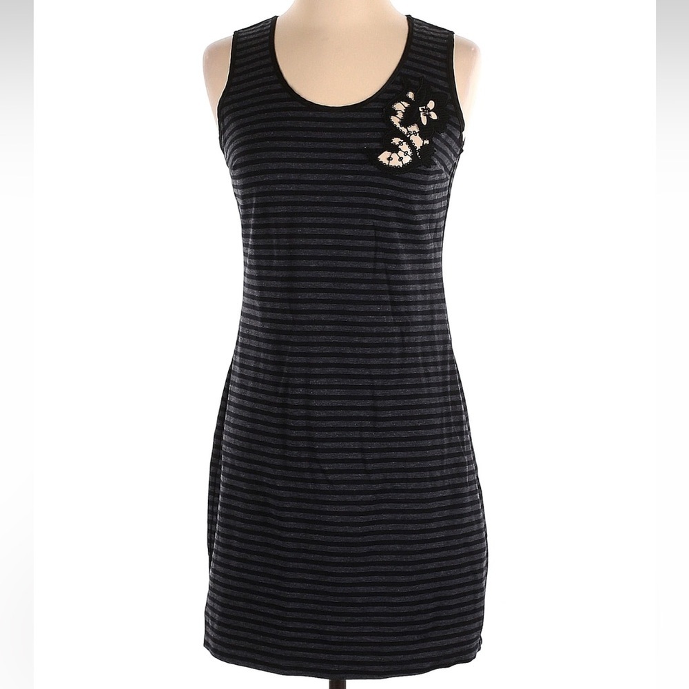 BCBGMaxAzria Black Grey Stripe Laser Cut Out Sleeveless Sheath Dress Size Small